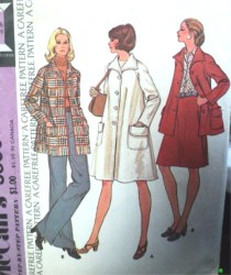 3836  MCCALLS 1973 COLLAR BUTTON OR NOT RAGLAN COAT,JACKET PATTERN  14